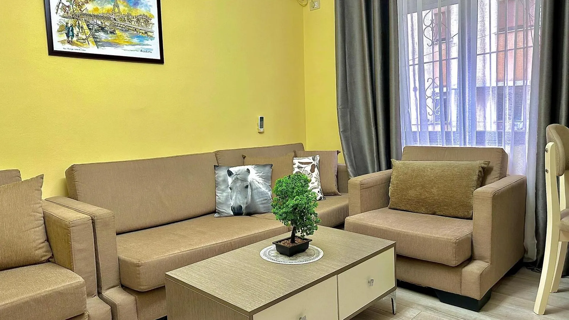 Cozy Modern Apartment Tirana